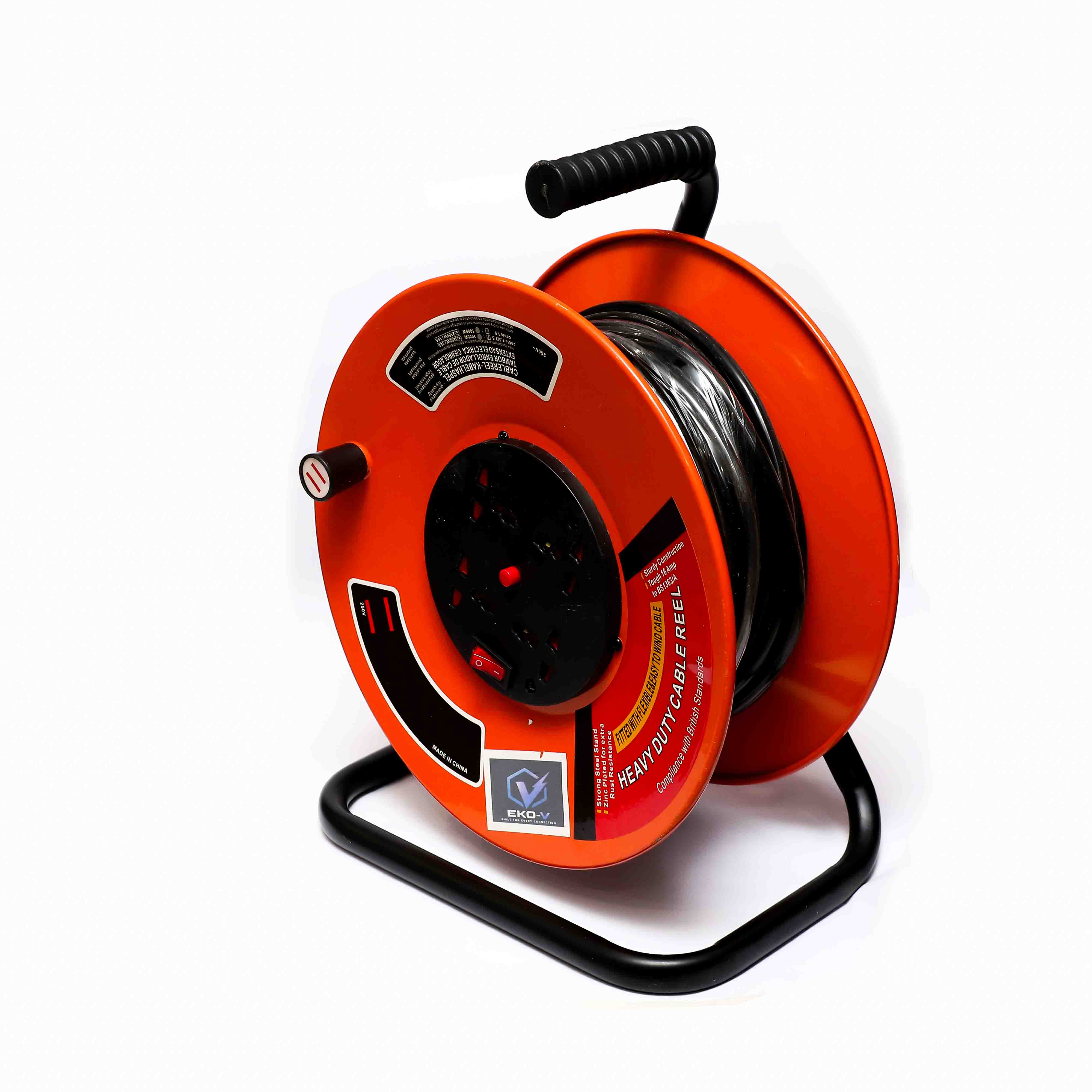 Heavy-duty cable reel with 50 metres of cable.